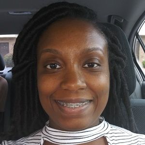 Meet your Posher, Adrienne